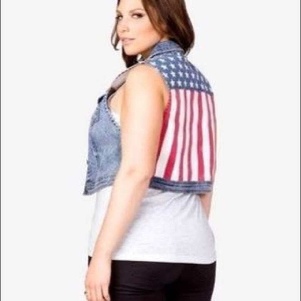 *3 for $10* Forever 21 plus American flag jean vest